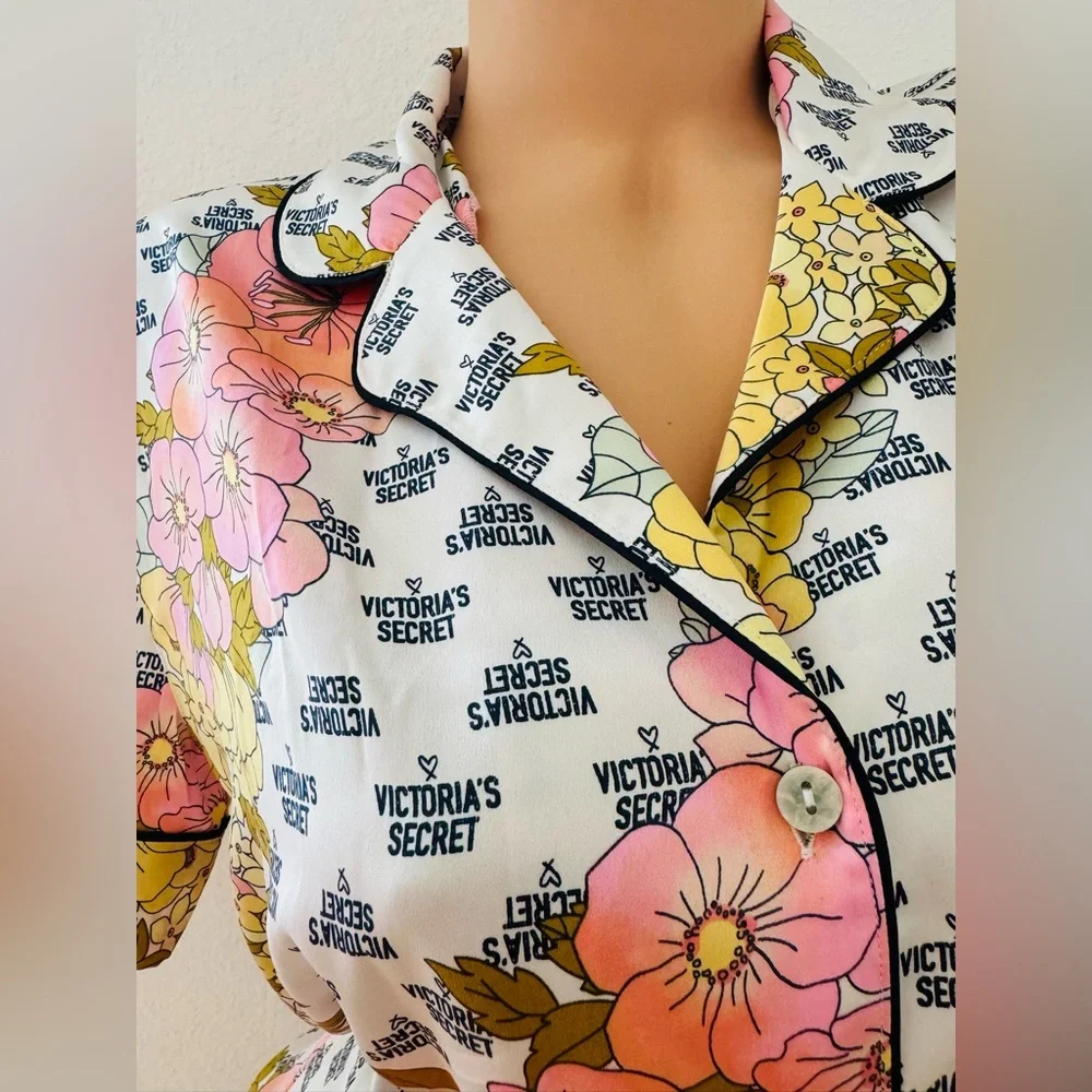 Victoria’s Secret Satin Pajama Set Top & Short Floral Logo Xs - Picture 5 of 10